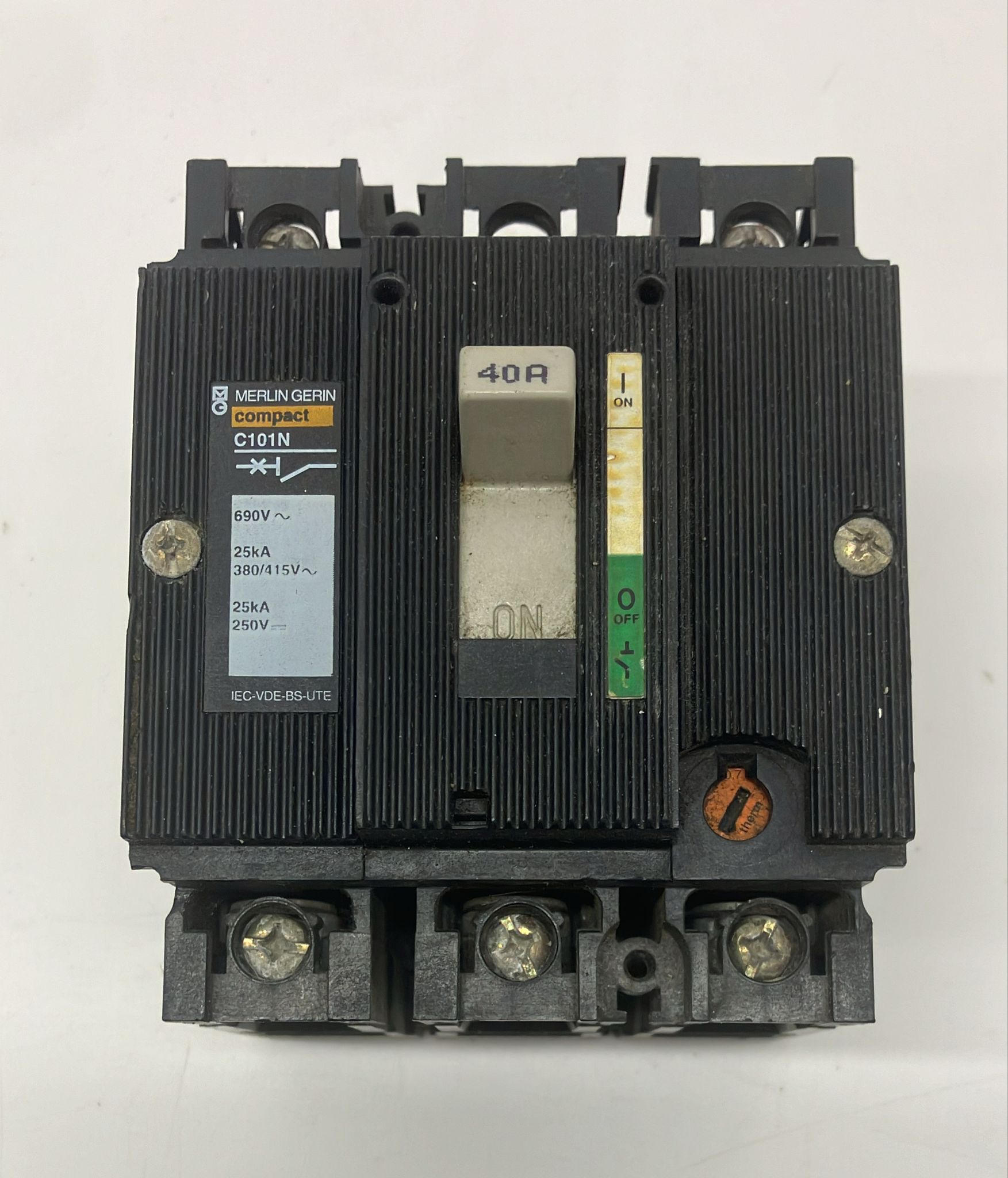 Merlin gerin C101N 40A. 3X40 Compak şalter