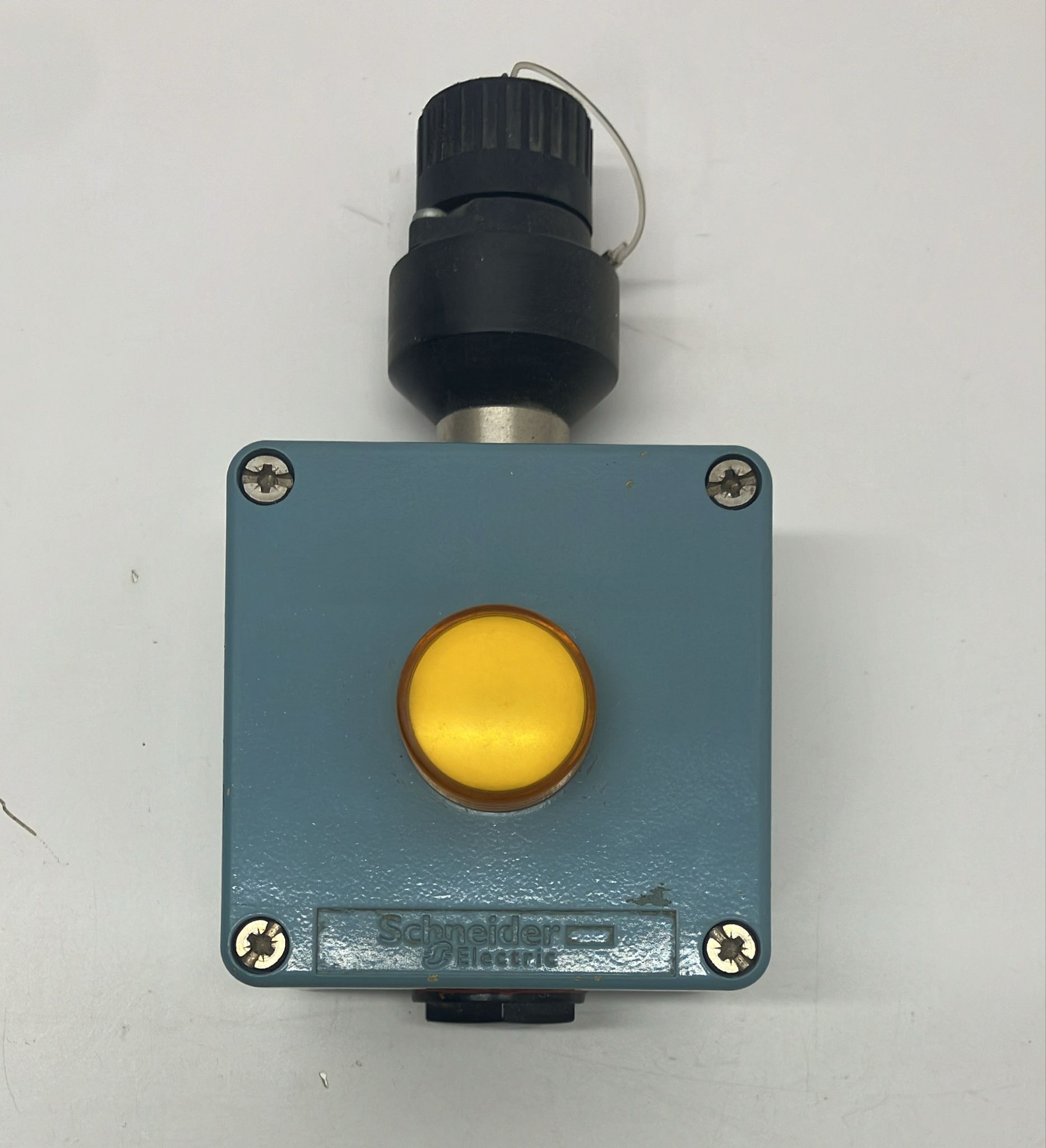 Schneider XAPM1201 Pres döküm kontrol istasyonu