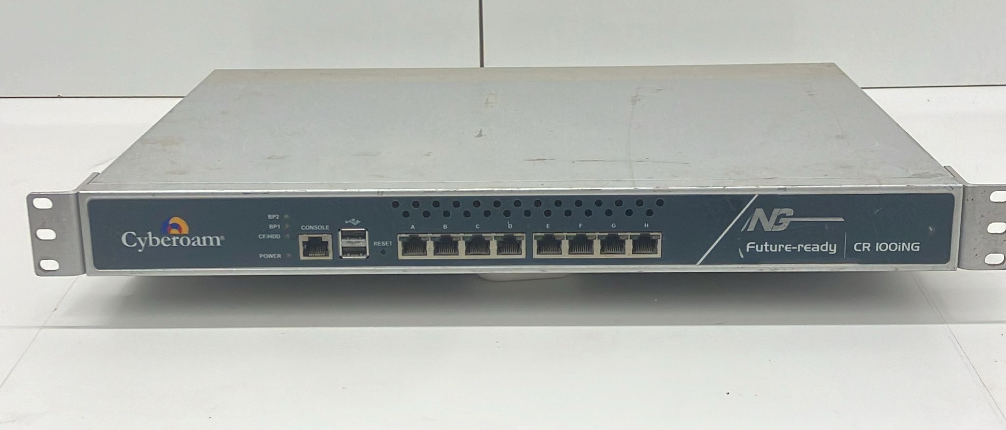Cyberoam NG future-ready cr100ing