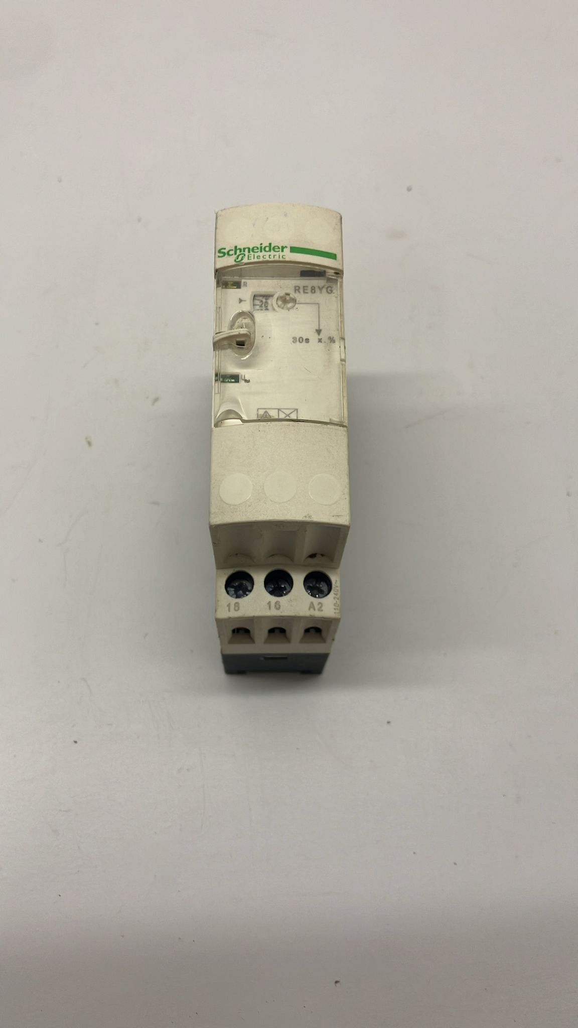 Schneider RE8YG