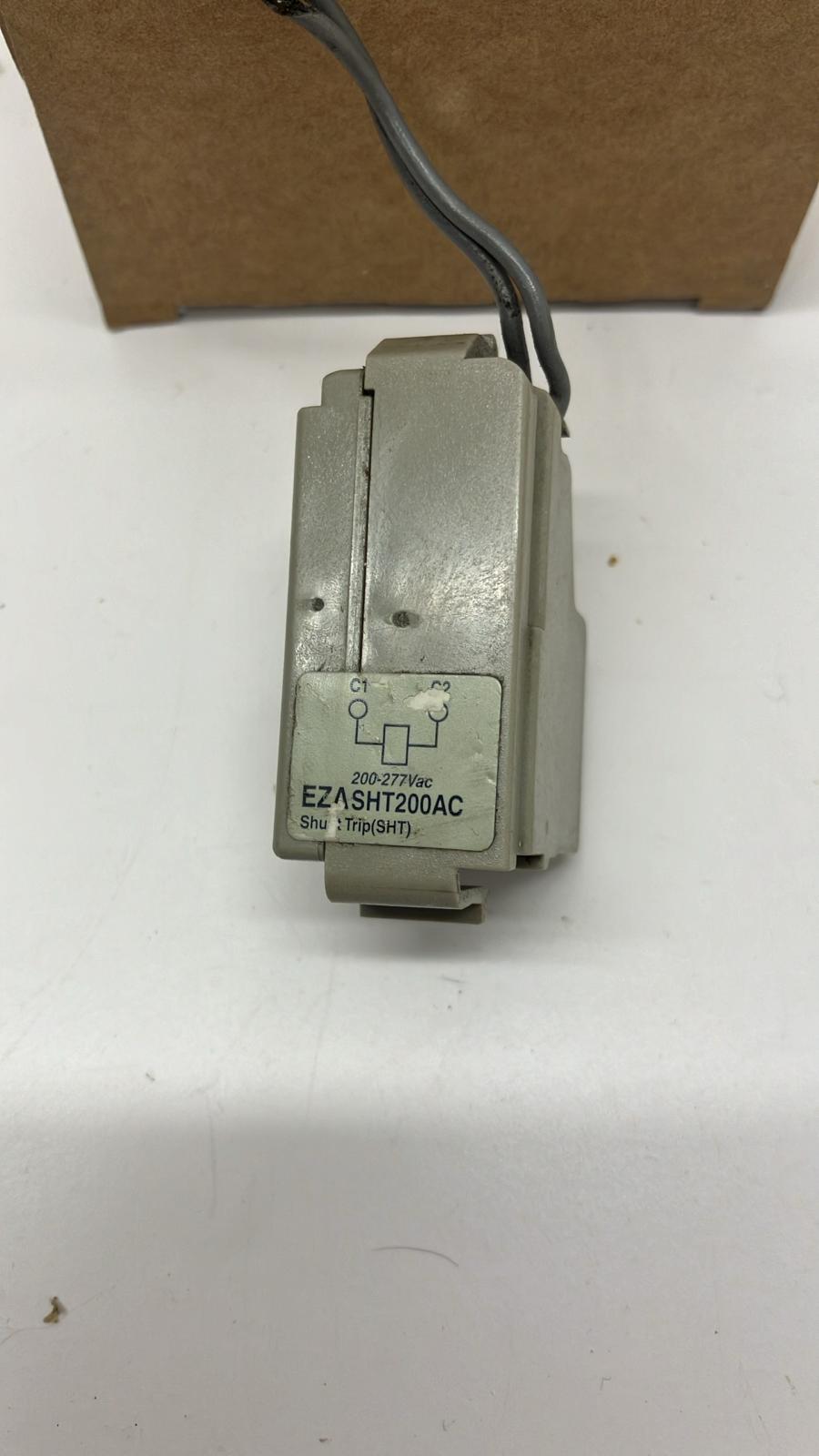 schneider EZESHT200AC